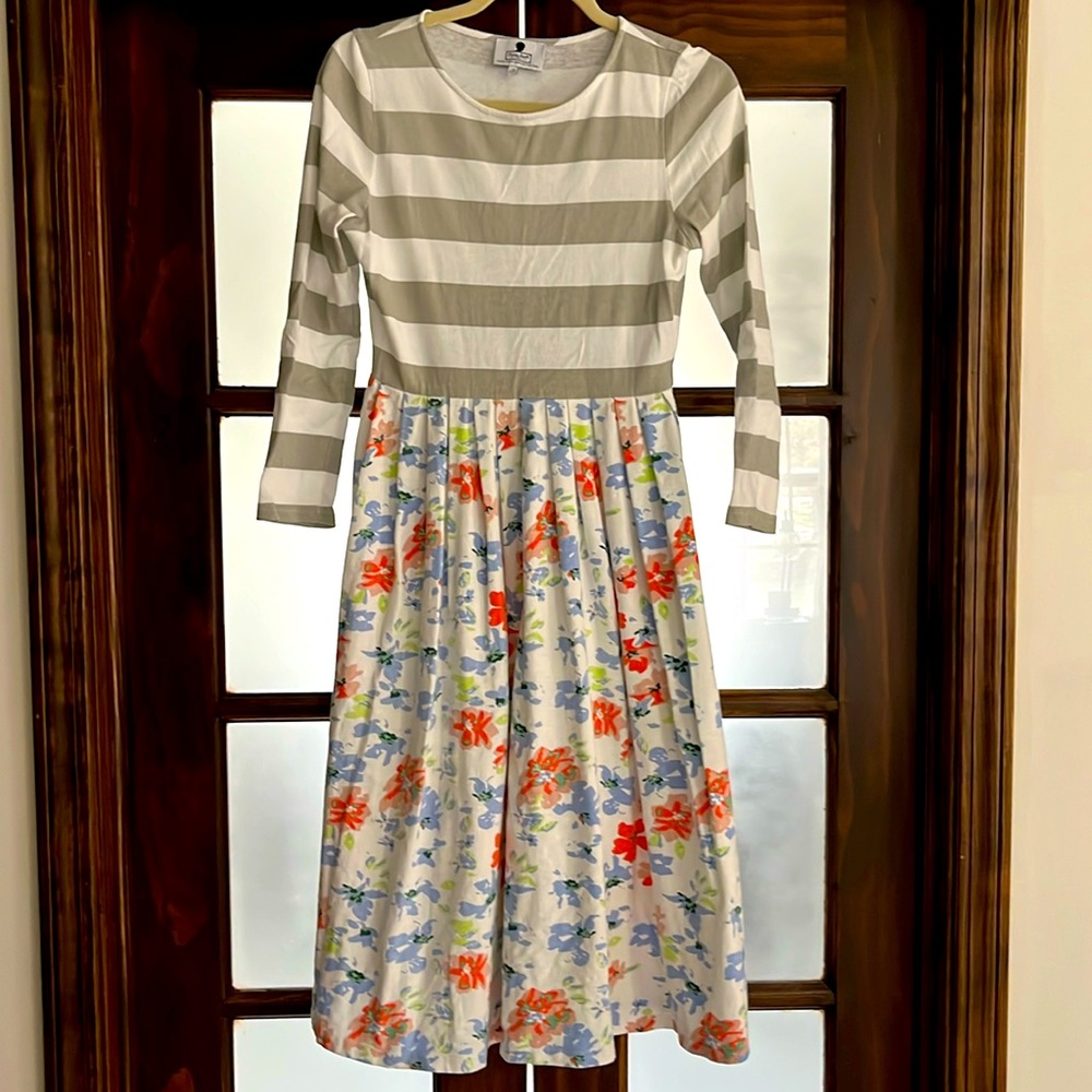 Dainty Jewells sidewalk stroll floral dress